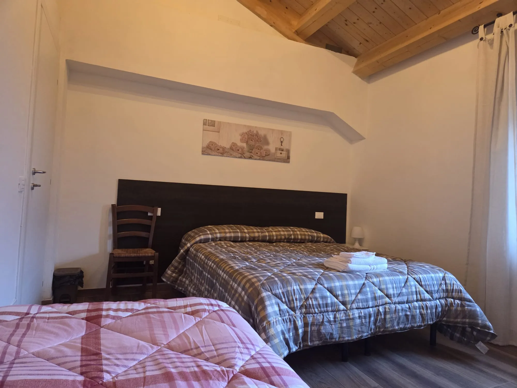 camera-matrmoniale-rose-casa-vacanze-ancona